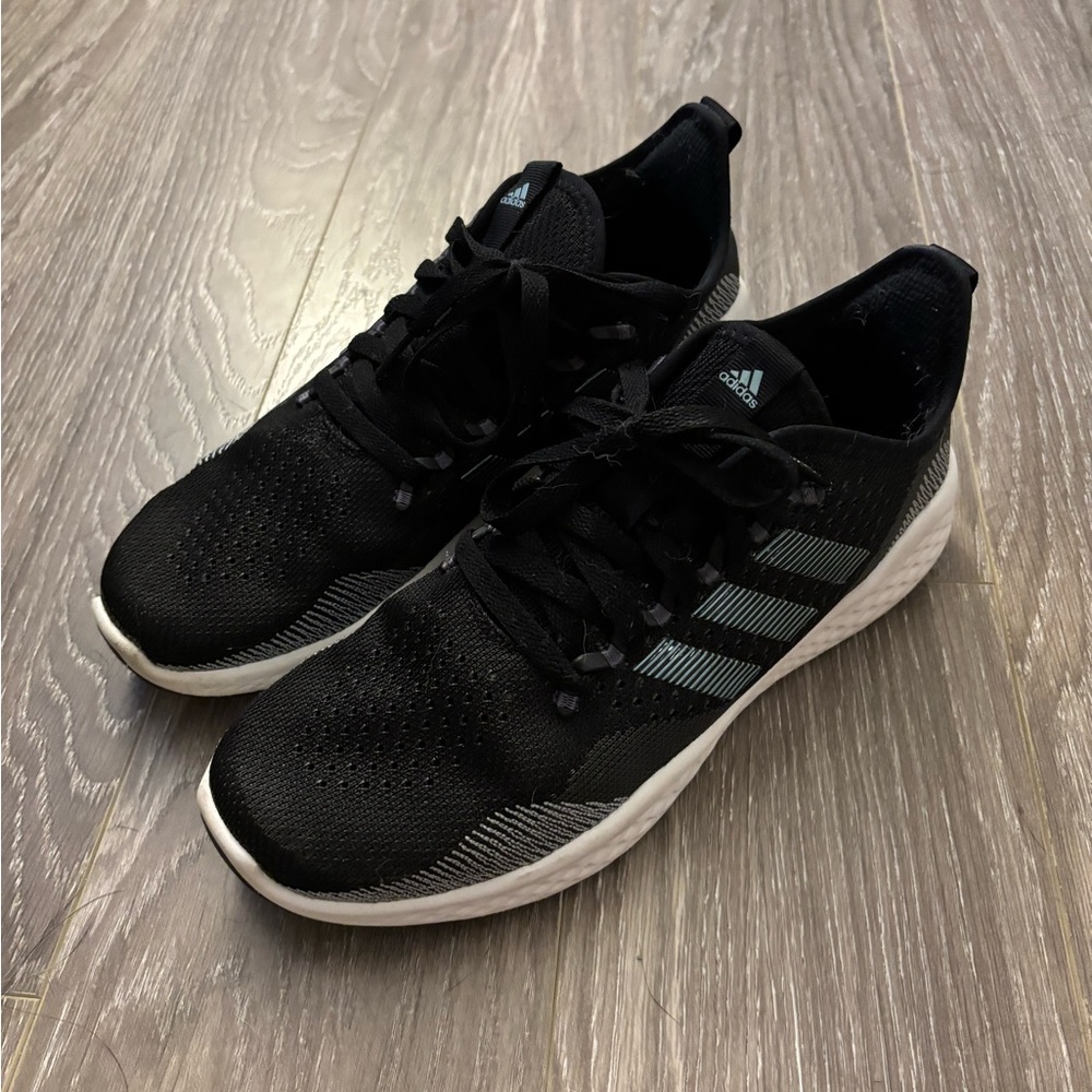 EUC Size 8 1/2 or 8.5 Adidas Fluidflow 2.0 Sneakers